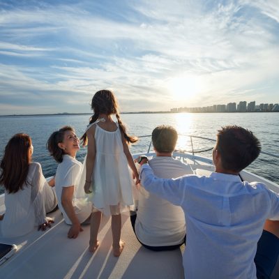 子連れで世界一周旅行できる？費用や注意点を紹介