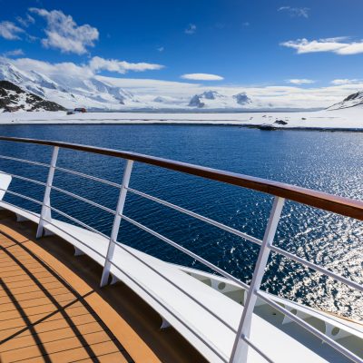 大自然の神秘！【2026年】南極クルーズ旅行