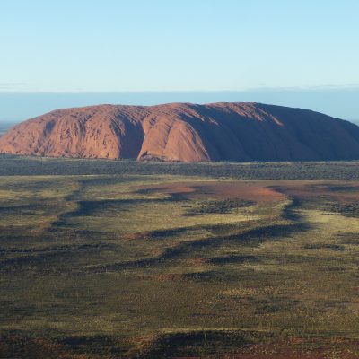 ウルル（エアーズロック）で体験すべきアクティビティや行き方とは？