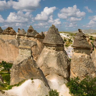 世界遺産カッパドキアの魅力を解説！奇岩や気球ツアーなどおすすめ観光10選も紹介！