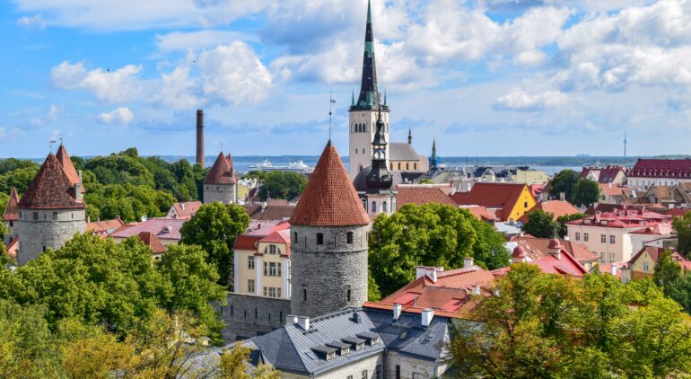 【ジブリ映画のモデル？】エストニアの首都タリンの人気おすすめ観光スポットを紹介