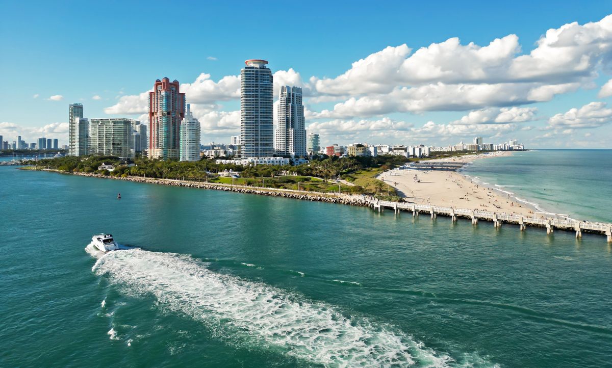 ラテン文化を感じる都市マイアミ｜治安やおすすめ観光スポットを解説